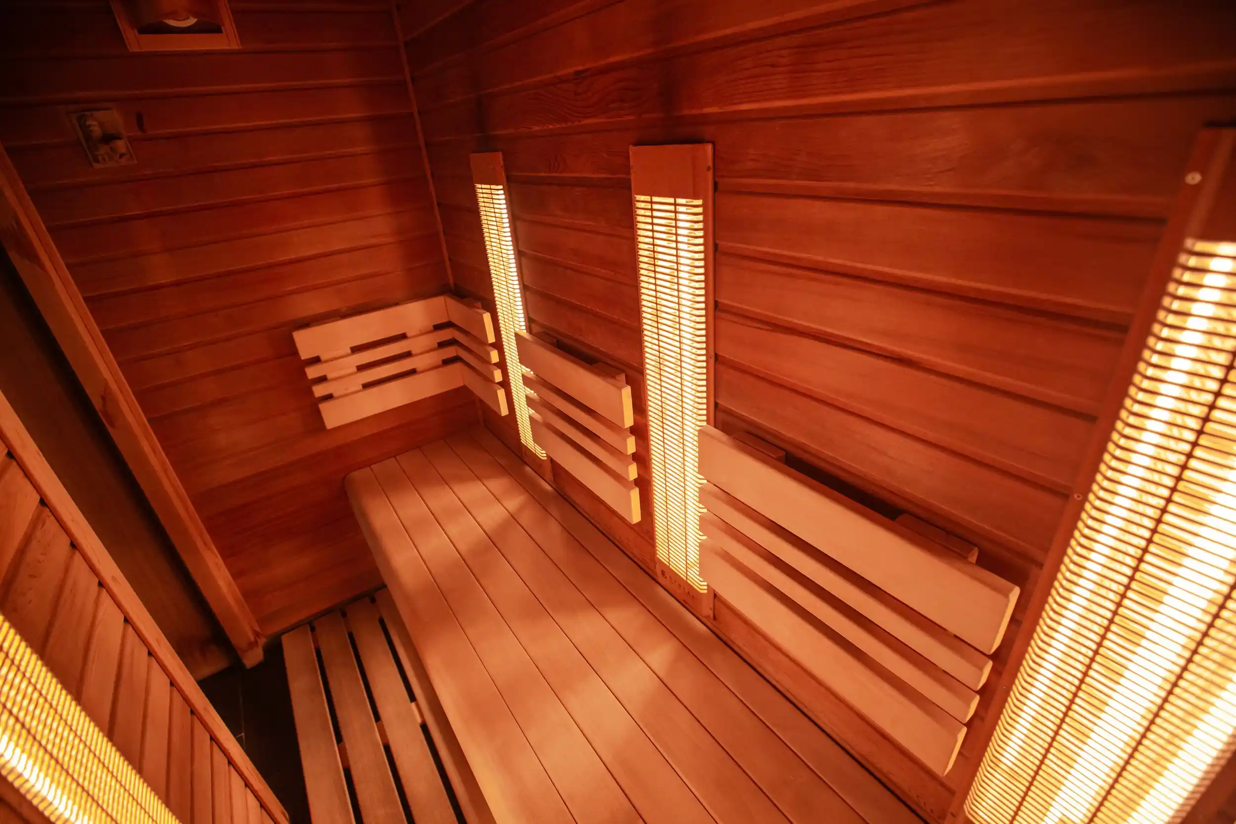 Infrared vs. traditional saunas… What’s the difference?